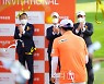 [포토] 김효주 '시상식에 들어서는 팡파레'