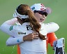 격하게 출하받는 김효주 [포토]
