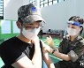 군 코로나19 신규확진 6명..강원 모 공군부대 병사 3명 등