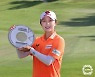 '마지막날 대역전' 김효주, KLPGA 투어 박세리 인비테이셔널 우승..장하나는 3위