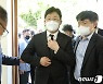 유승민·윤석열, 욕먹고 맞으면서도 왜?..'박정희 생가' 정치학