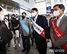 野 대선주자 '추석 민심' 구애..서울역·전통시장 등 방문
