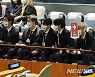 문재인 대통령 발언 듣는 BTS