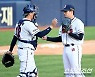 [포토] 김민규-최용제, 승리 지켜냈다!