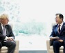 영국, 이르면 이번주 한국에 mRNA 백신 100만 도즈 공급