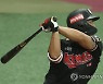 [프로야구 21일 경기종합] '강백호 3타점' kt,  KIA 완파하고 선두 유지