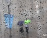 '요란한' 부산 추석날씨..돌풍·천둥·번개 동반 70mm 비