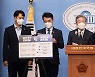 이재명 "집값 두 배 예측 못 했다는 비난 타당하지 않아" 정면 반박