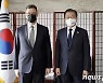 문재인 대통령, 앨버트 불라 화이자 CEO 접견