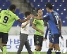 불 붙은 K리그 선두 경쟁..울산·전북, 1점 차 1·2위