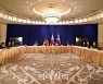한·미·일, 한미 외교장관 연쇄회담.."창의적 대북관여 방안 논의"