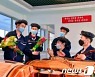 북한 "경축연회 참석 후 이야기꽃 피우는 노동자들"