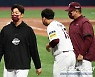 [포토] 키움 안우진 '가벼운 발걸음'