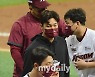 [MD포토] 안우진 '푹 쉰 효과, 10K 승리투수'