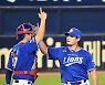 추격 위기 막은 강민호-오승환 [사진]