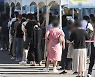 사흘째 1,700명대.."다음 주 추석 여파 나타날 것"