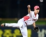 데뷔전 갖는 KIA 박건우[포토]