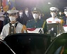 국군 전사자 유해 운구 지켜보는 문 대통령