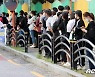 신규확진 2434명..코로나19 사태 후 최다 기록