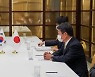 日 언론 "한일, 북한문제 긴밀 협력 논의.. 역사현안은 진전 없어"