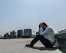 "현대인은 모두 조금씩 미쳐 있다" 영국 심리학자의 경고