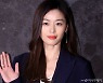 전지현 '이혼설' 날린 데이트 목격담..6세 아들 年3600만원 학비도 화제