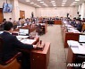 野 법사위, 국정원장 불출석에 항의..'세종의사당 설치법' 통과