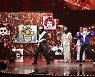 '복면가왕' 양요섭 vs 복면가수, '다운타운 베이비' 댄스 대결 승자는?