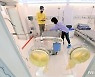 확산세에도 중환자 감소.."3000명 대응 가능·자가치료 확대"(종합)