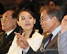 북 "종전선언 흥미롭다"며 적대정책 철회 요구..청 "대화메시지"