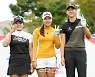 [포토]노승희,성유진,전우리 '밝은 브이로 인사'