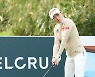 [포토]유수연 '정확하게 확인한다'