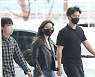 공항 도착한 블랙핑크 지수