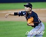 [포토] 강재민 '4점차 승리 지킨다'
