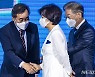 이낙연·추미애 후보 악수