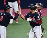 '전준우 5안타+이인복 첫 승' 롯데, 키움 12-6 대파..2연패 탈출