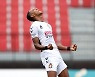 K리그2 경남 'PK 극장골' 앞세워 부천에 3-2 승..5위 도약