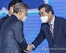 고향서 첫승 일군 이낙연..대장동에도 대세론 지킨 이재명
