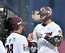 전병우 홈런으로 11-2로 앞서나가는 키움[포토]