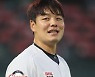 롯데 민병헌, "야구 선수로 행복했다..팬에 감사" 결국 그라운드 떠난다