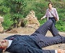 '신사와 아가씨' 이세희, 피 흘리고 쓰러진 지현우 발견..좌충우돌 인연 [포인트:컷]