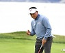 PGA 챔피언스서 버디 잡고 주먹 불끈 쥔 최경주