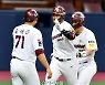 전병우 홈런으로 11-2로 앞서나가는 키움[포토]