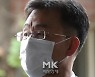 [포토] 용산경찰서 출석한 '화천대유 대주주' 김만배