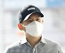 '도박' 김형인 "법원 올 곳 아냐..반성하며 똑바로 잘 살겠다"