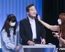 '토론회 준비하는 이낙연 후보'