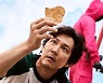 넷플릭스 CEO "오징어 게임, 역대 최고 흥행 유력"