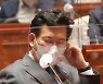 [포토]생각에 잠긴 송영길 대표, '언론중재법 고심'