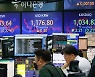 코스피 장중 3100선 붕괴..中 경기 불확실성, 美 금리 상승 영향