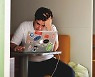 "아빠는 주식을 던졌다"..폭락장 '패닉셀링' 연구결과 들여다보니